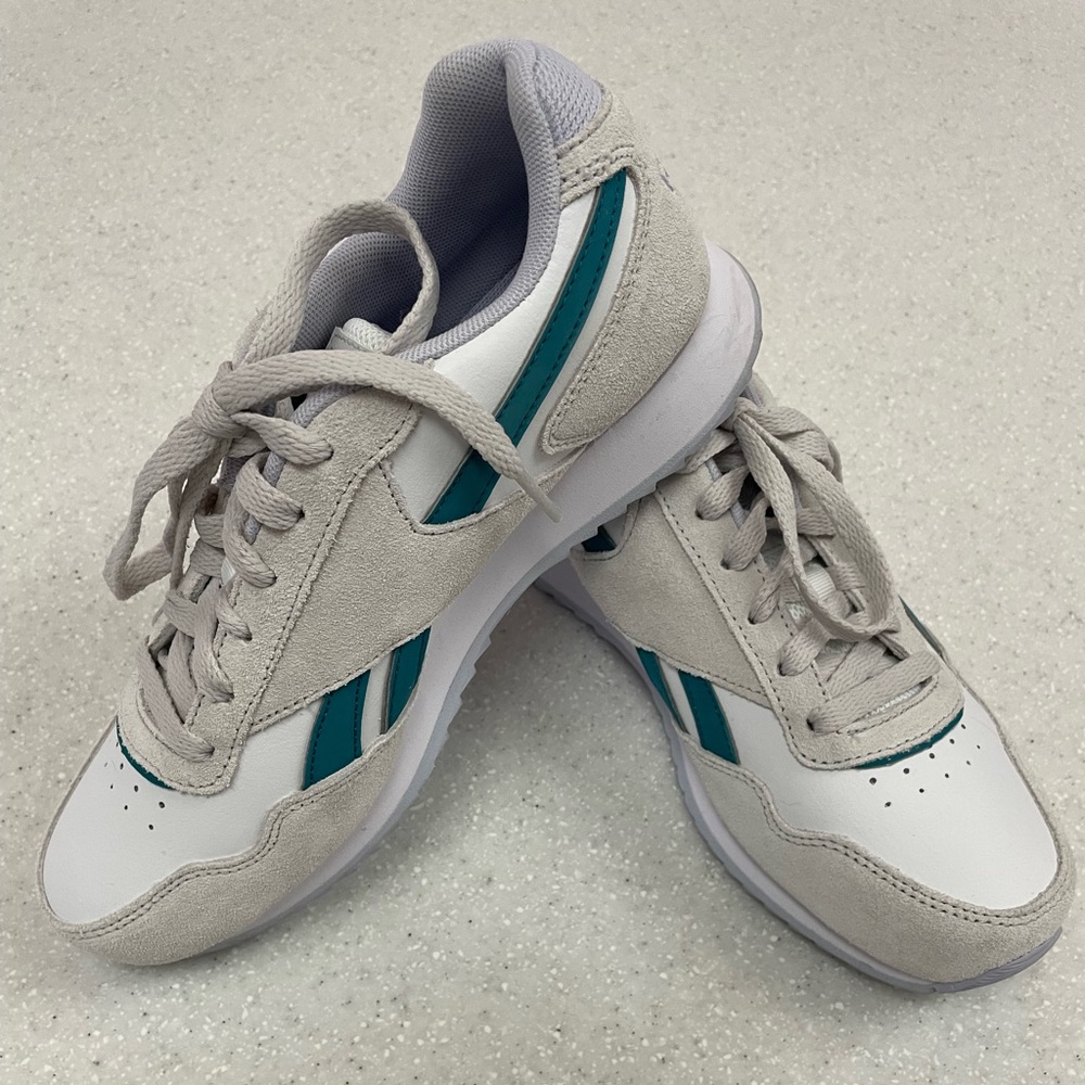 Like New! Reebok Classic Leather Trainers